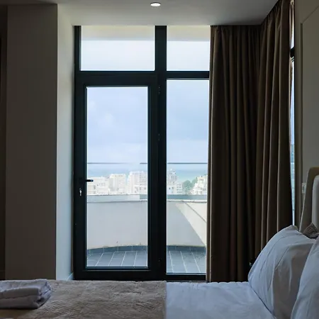 Modern Seaview 2 Bedroom By Mone Dıraç